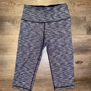 Victoria Sport Capri Leggings